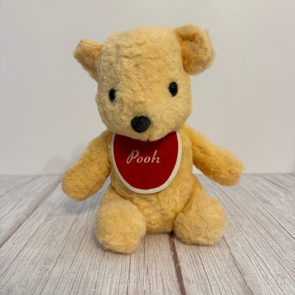 Vtg Winnie the Pooh Bear Plush Red Baby Bib Disneyland California Stuffed Toys - Picture 1 of 11